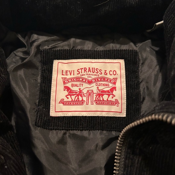Women’s Levi’s winter jacket - Picture 3 of 3
